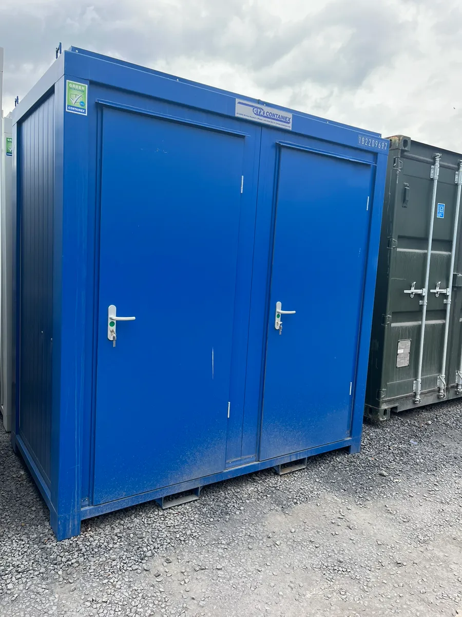 Toilet Units - Image 3