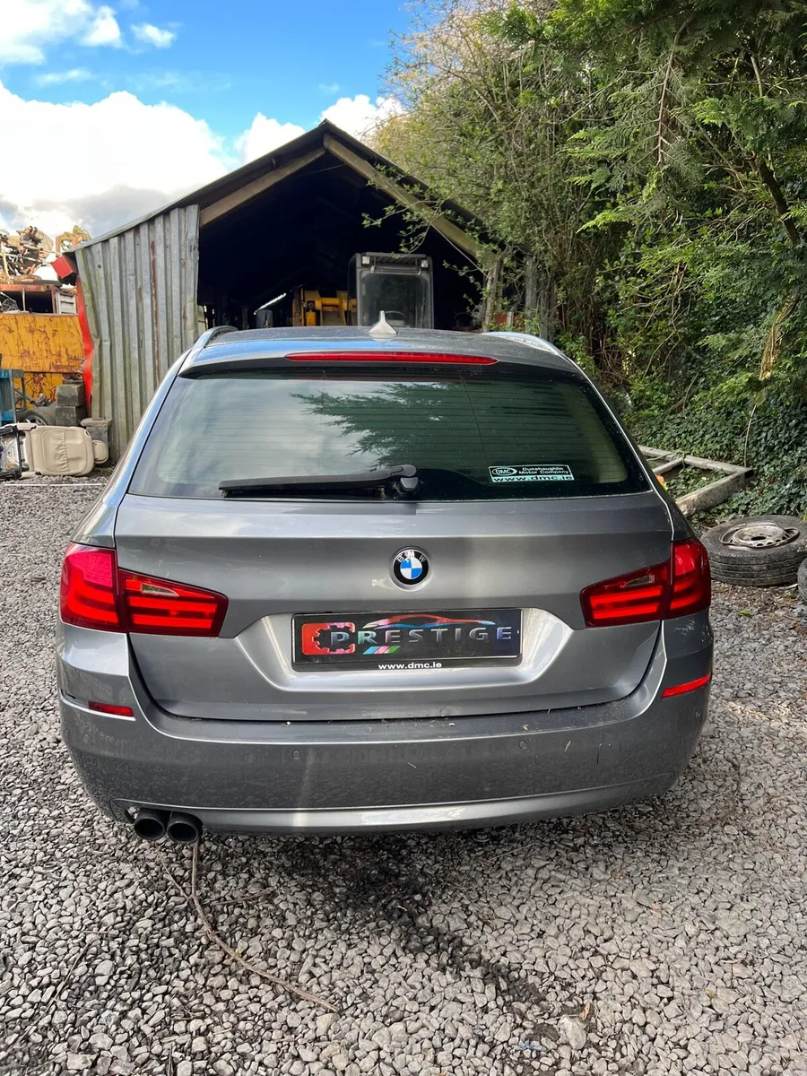 Breaking 2012 bmw 520d f11 automatic a52/7 n47d20c - Image 3
