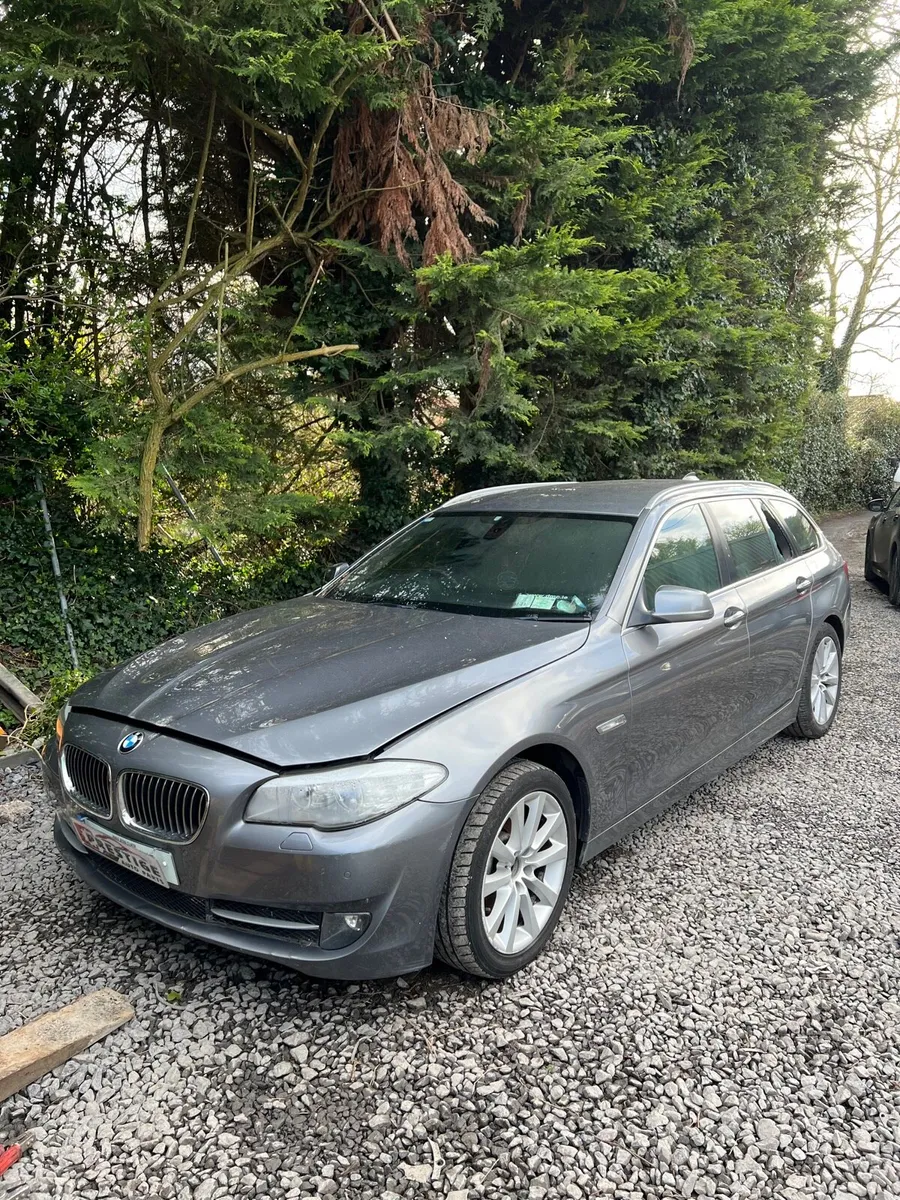 Breaking 2012 bmw 520d f11 automatic a52/7 n47d20c - Image 1
