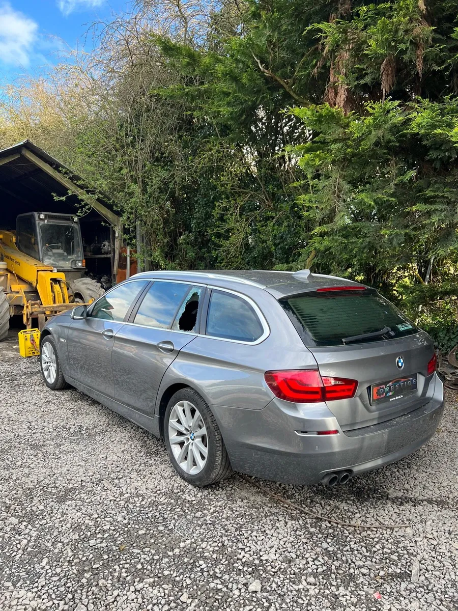 Breaking 2012 bmw 520d f11 automatic a52/7 n47d20c - Image 2