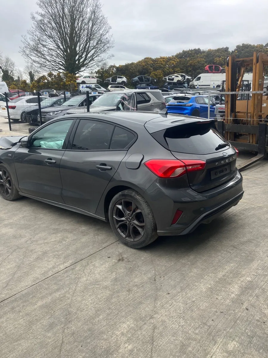 2021 ford focus st line parts breaking - Image 2