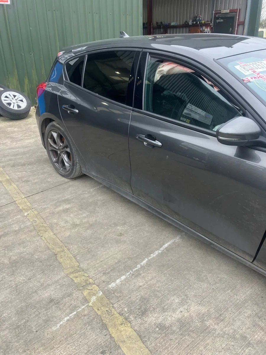 2021 ford focus st line parts breaking - Image 3