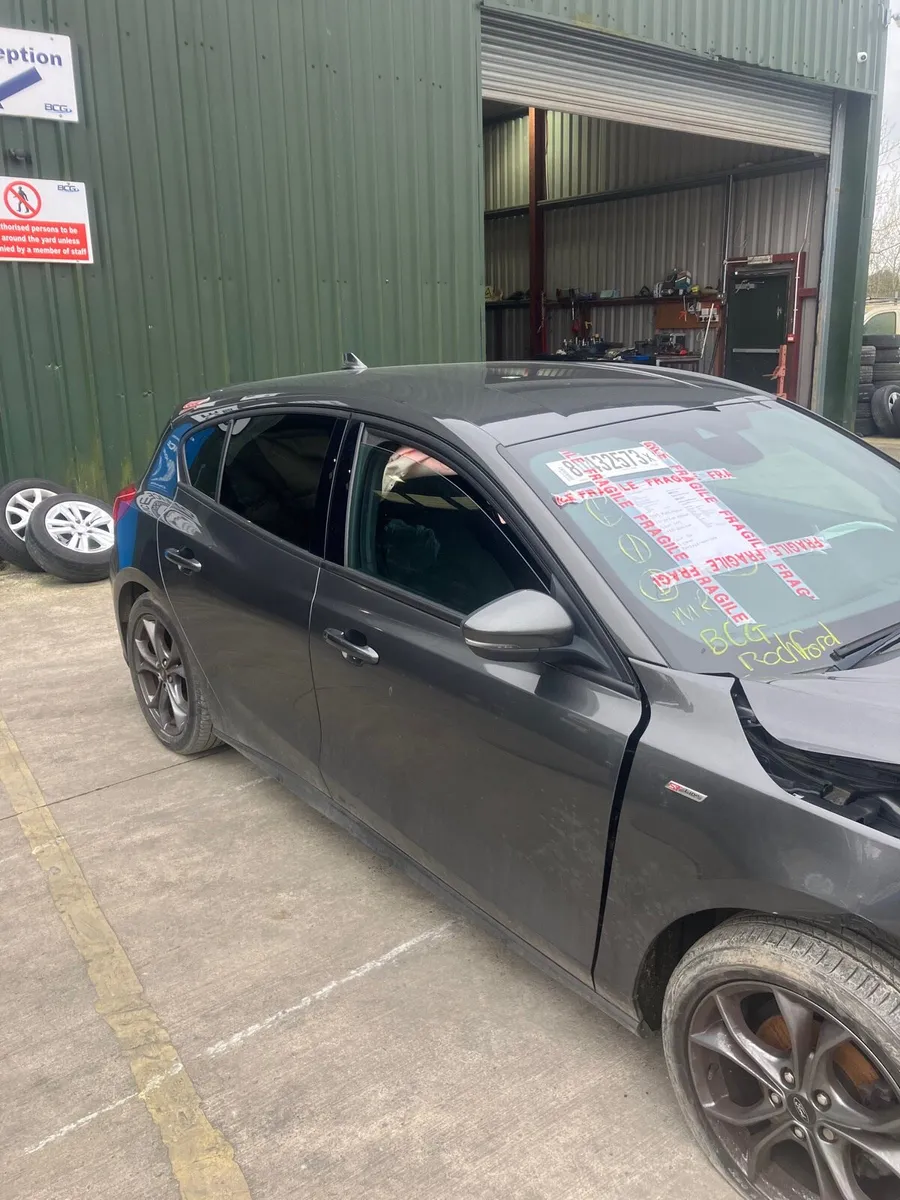 2021 ford focus st line parts breaking - Image 4