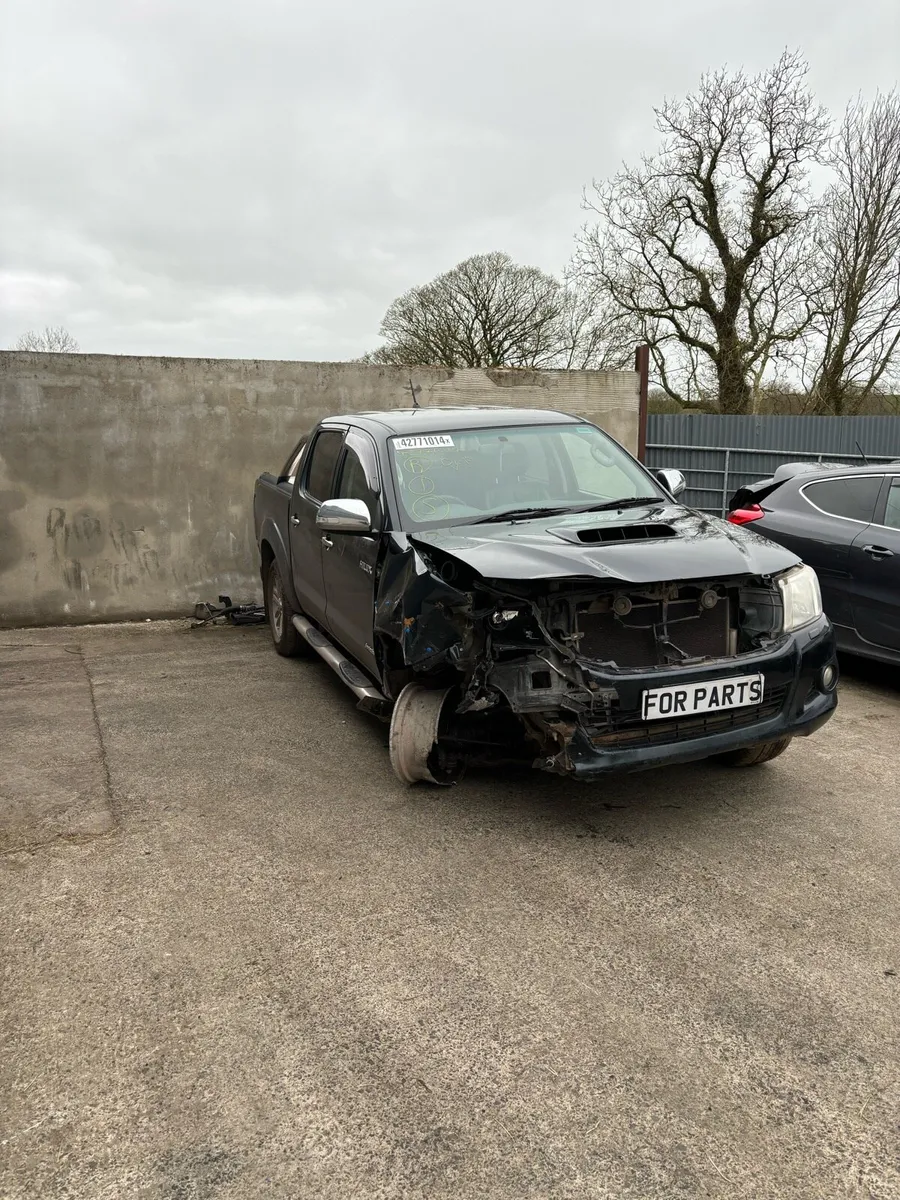 For breaking Toyota hilux - Image 2