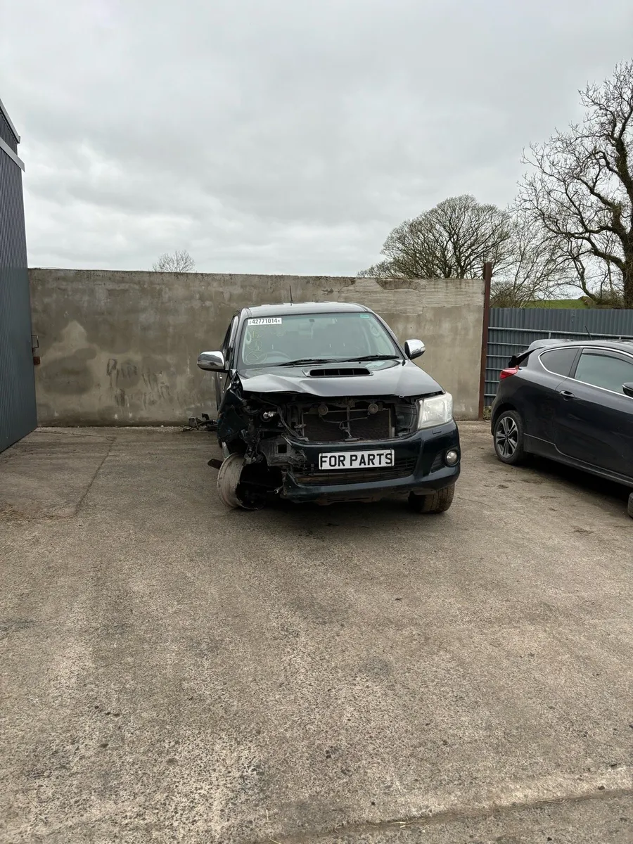 For breaking Toyota hilux - Image 3