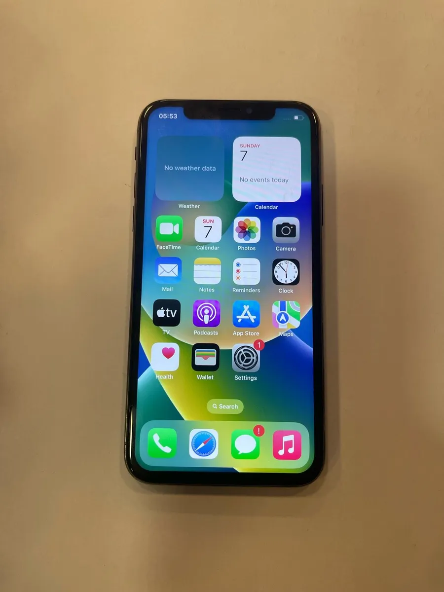 iPhone  XS unlocked - Image 2