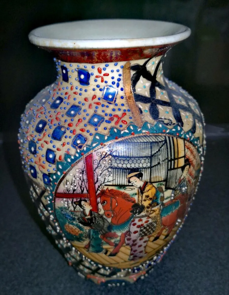 Stunning Antique Japanese vase - Image 1