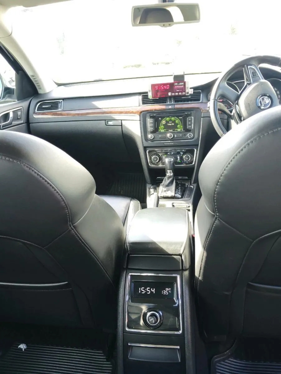 Breaking Skoda superb 2015 2.0tdi cfgb ppx lf9r - Image 2