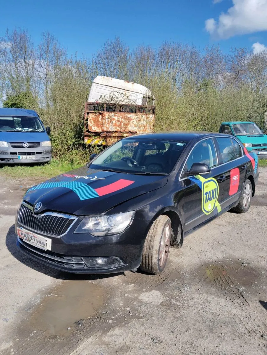 Breaking Skoda superb 2015 2.0tdi cfgb ppx lf9r - Image 4