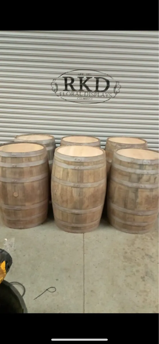 Whiskey barrel planters/large planters/full barrel - Image 4
