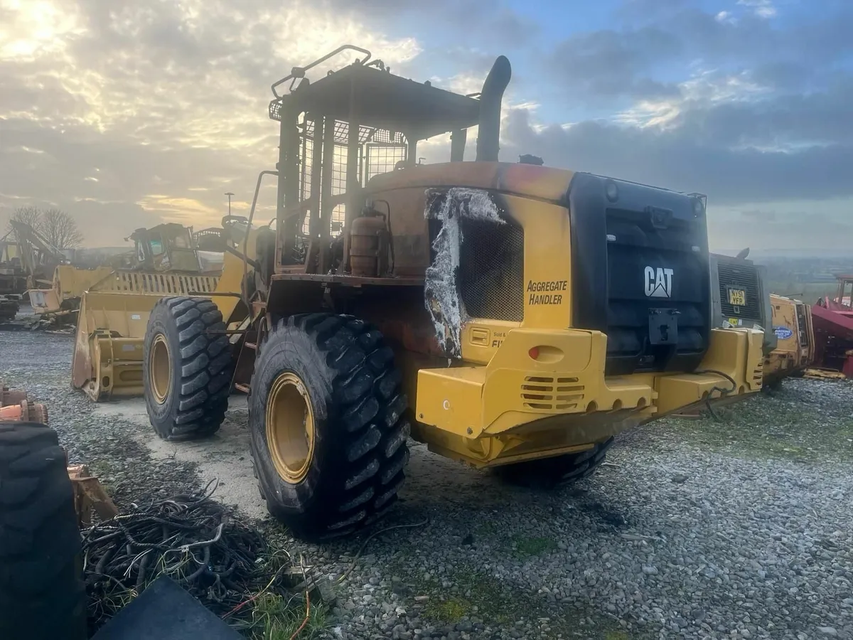 Caterpillar 938 Loading Shovel - Image 4