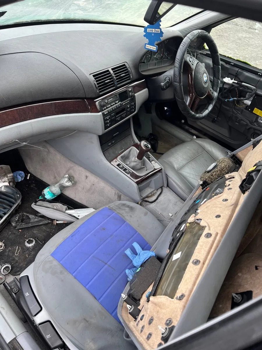 Breaking bmw e46 saloon 320d 2004 - Image 3