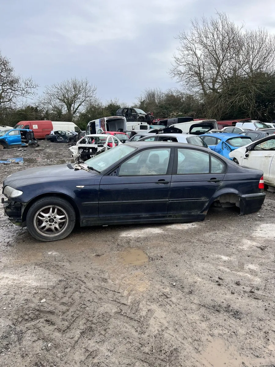 Breaking bmw e46 saloon 320d 2004 - Image 1