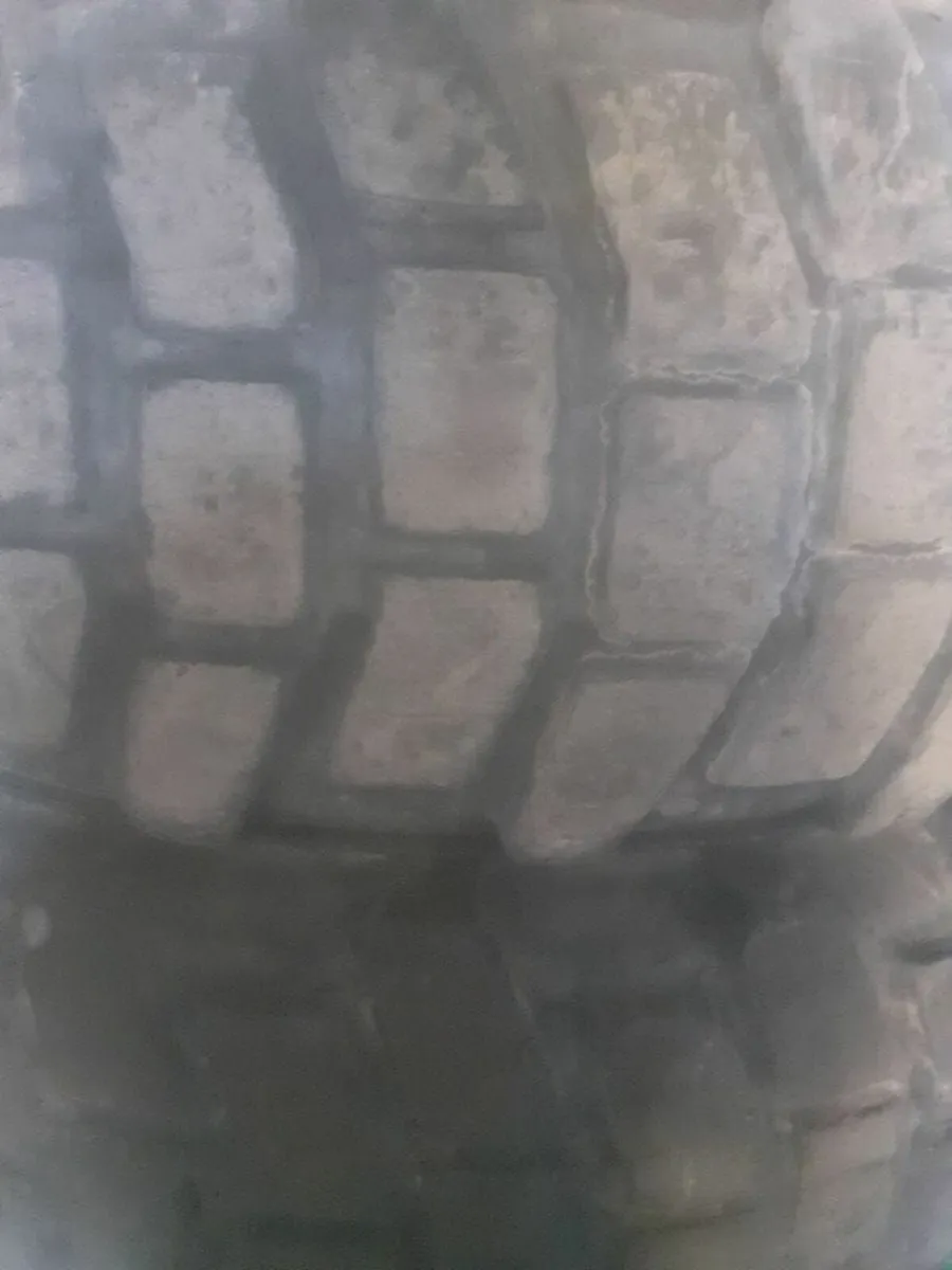 JCB 412 wheels & tyres x 4 - Image 4