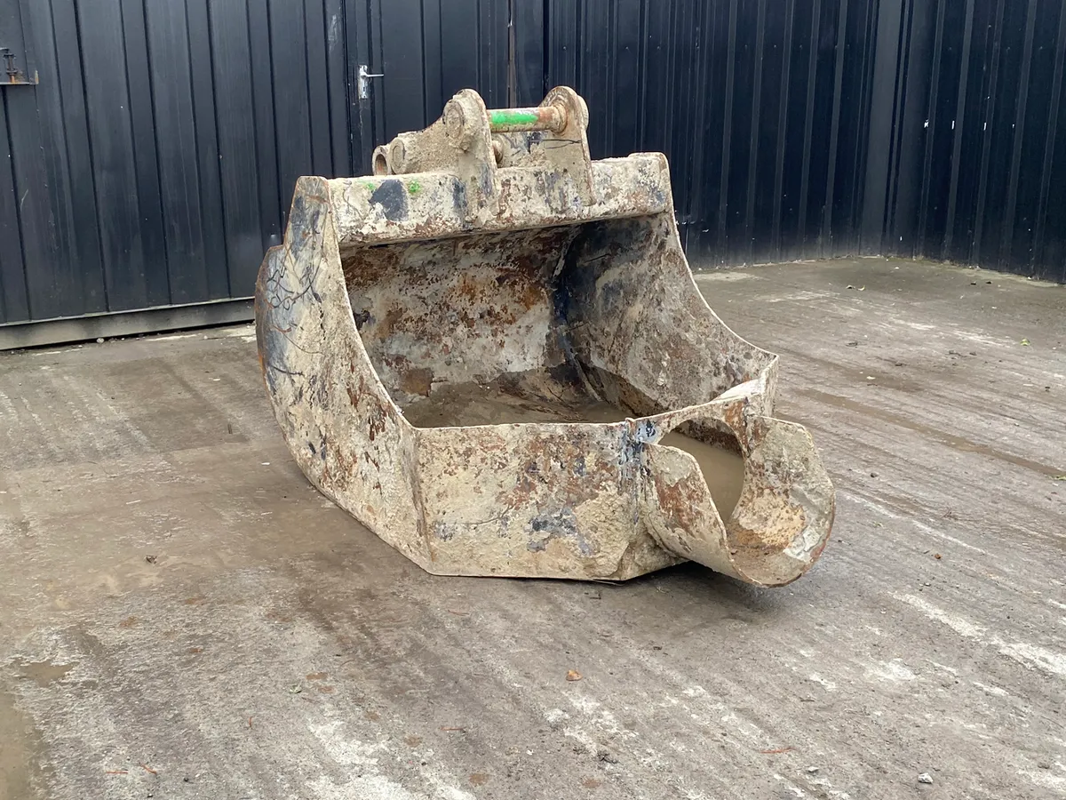 Concrete Bucket Suit 65mm or 80mm Pins - Image 1