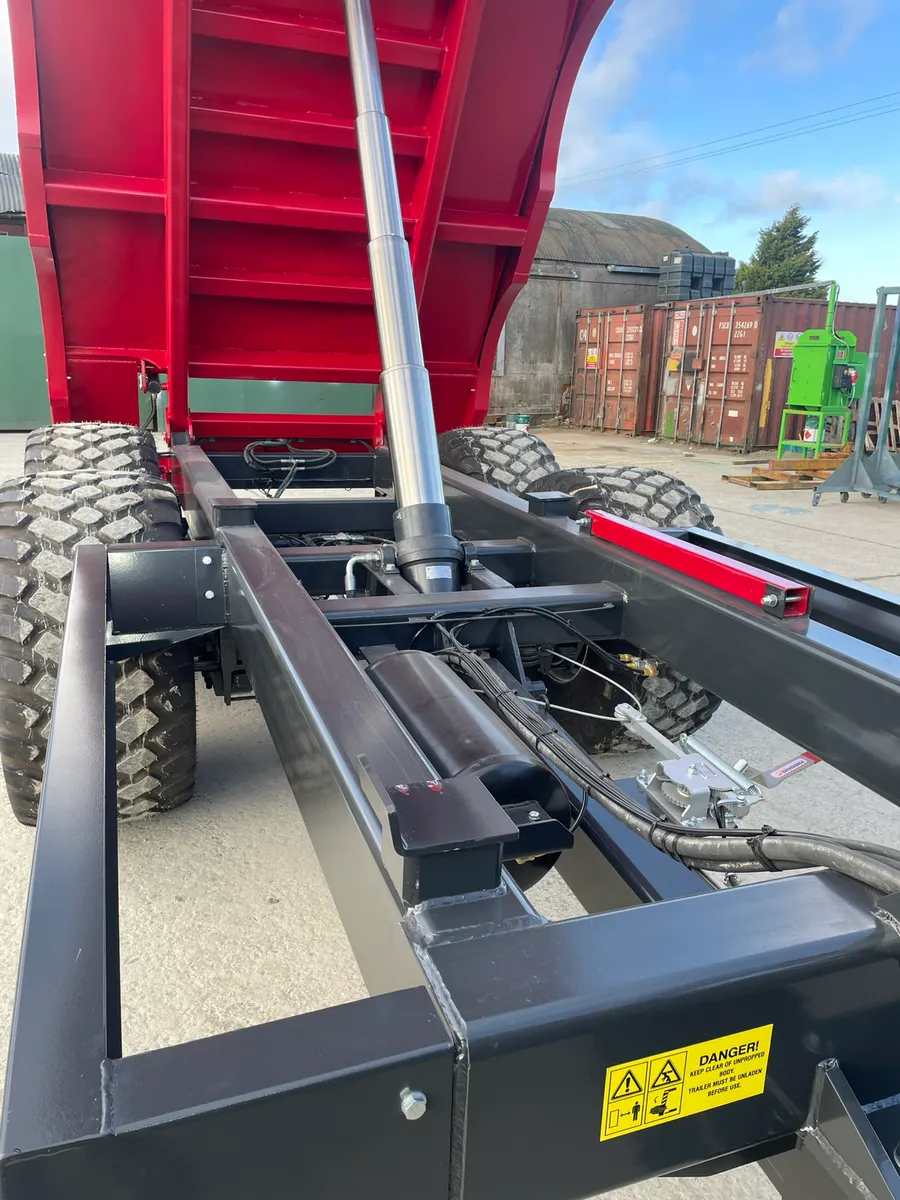 Numac 20t dump trailer c/w lay flat door - Image 4