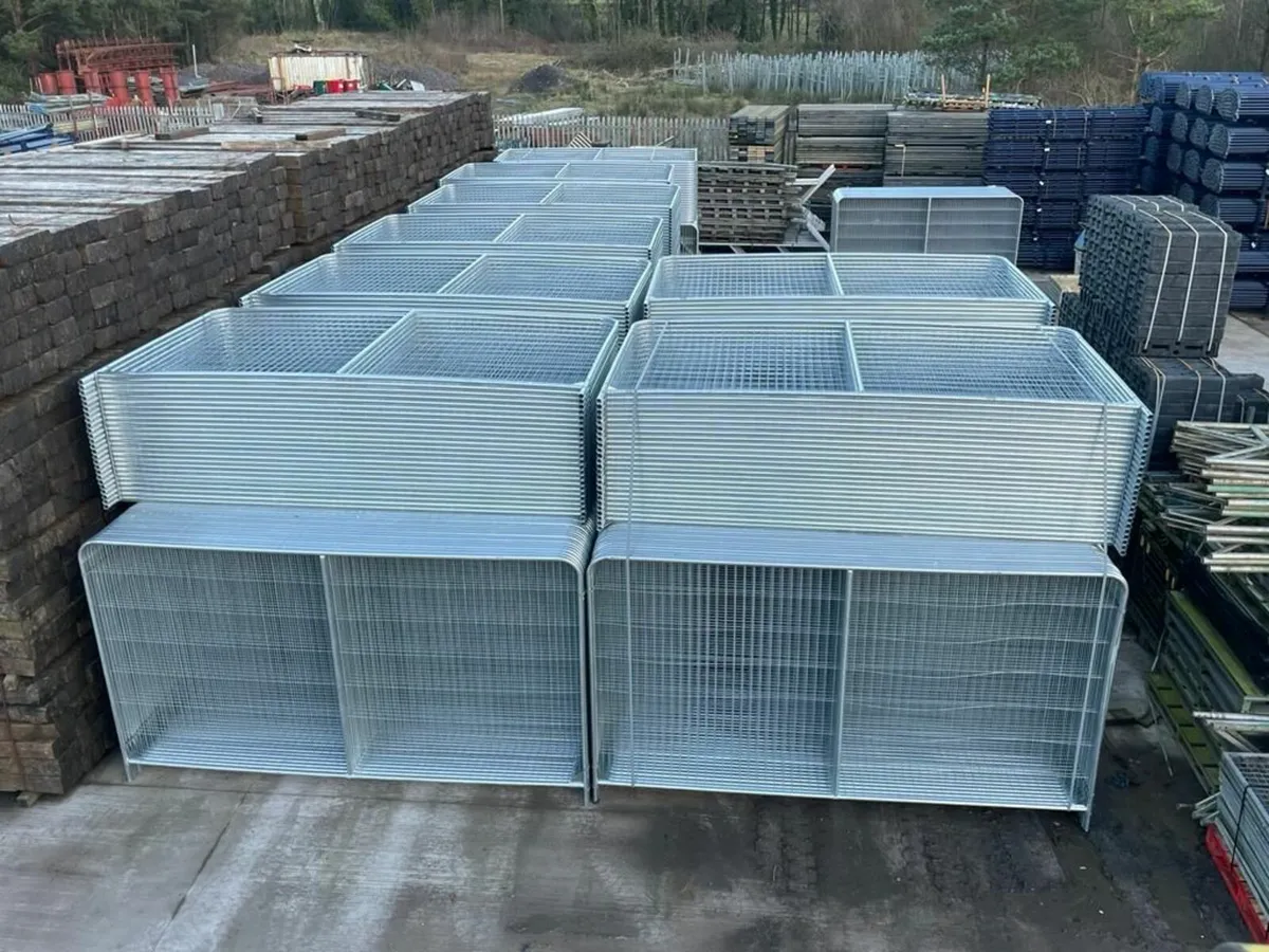 Temporary Fencing Panels - Pedestrian Barriers - Image 3