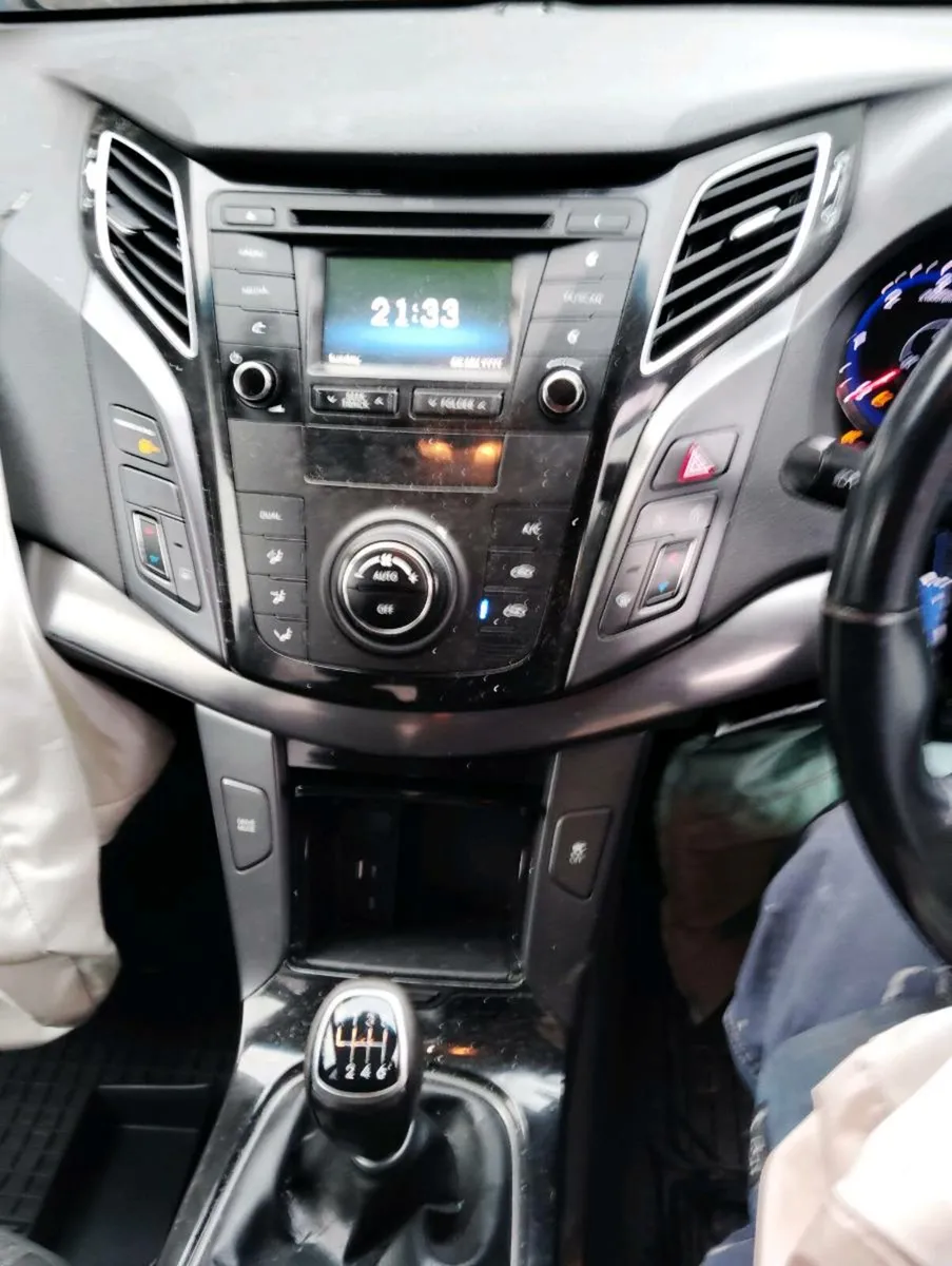 Breakin Hyundai i40 2016 1.7crdi low mileage - Image 2