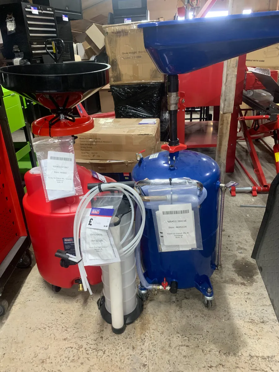 Sealey Mobile Oil Drainer - Image 1