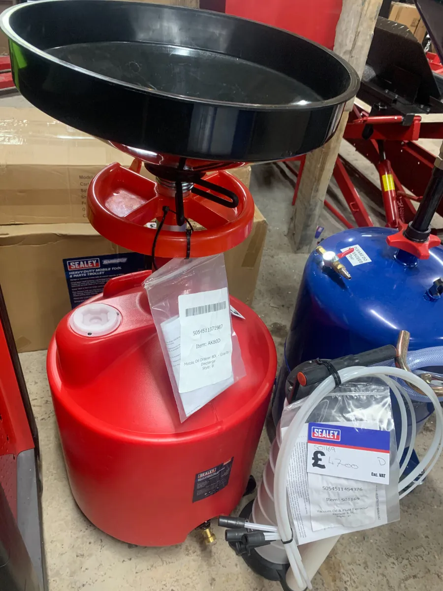 Sealey Mobile Oil Drainer - Image 3