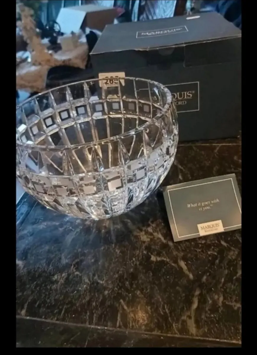 New Waterford marquise quardatra bowl with box - Image 3
