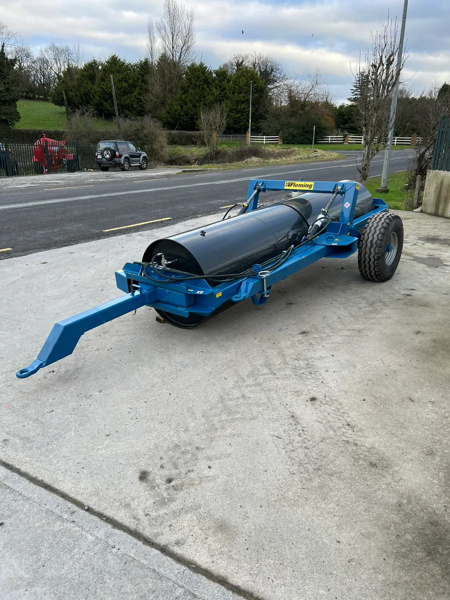 *** Fleming End Tow Roller 12 x 36 x 12 *** - Image 1