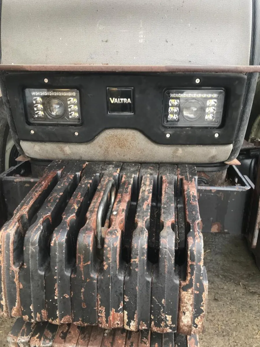 Valtra LED Lights - Image 3