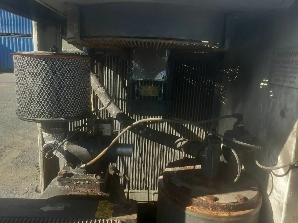 Fluid air compressor - Image 4