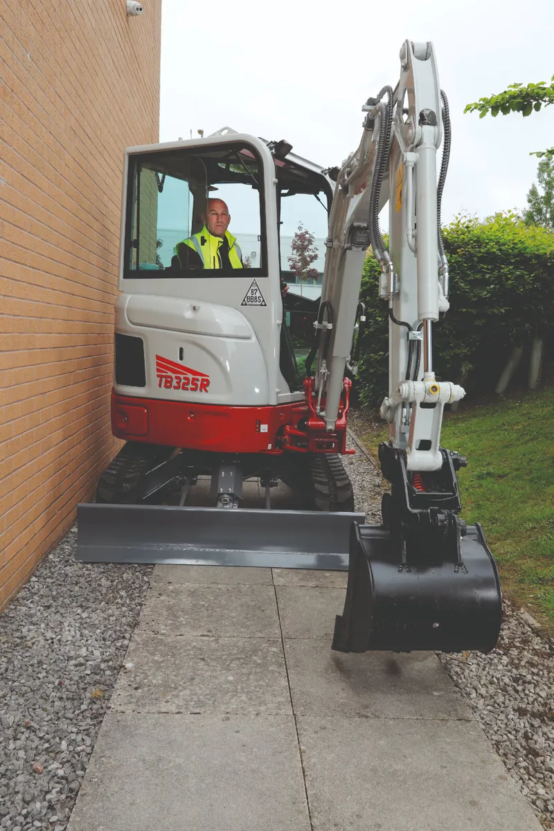 New Takeuchi TB325R - 2.6 Ton Zero Tail Digger - Image 3