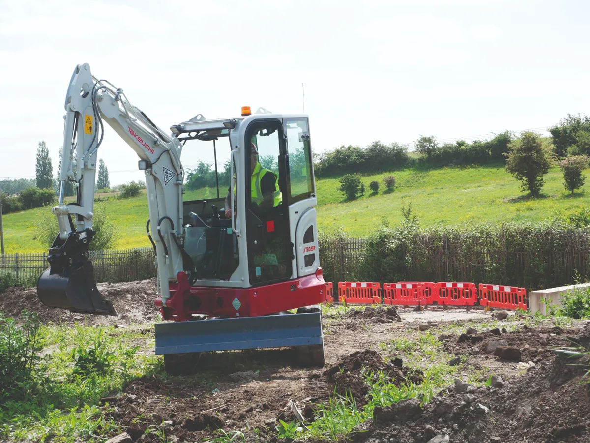 New Takeuchi TB325R - 2.6 Ton Zero Tail Digger - Image 4