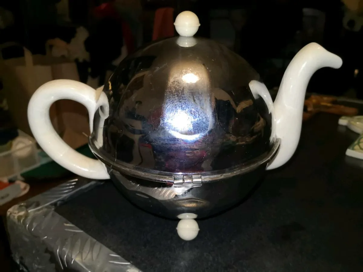 Antique English metal covered large teapot - Image 2