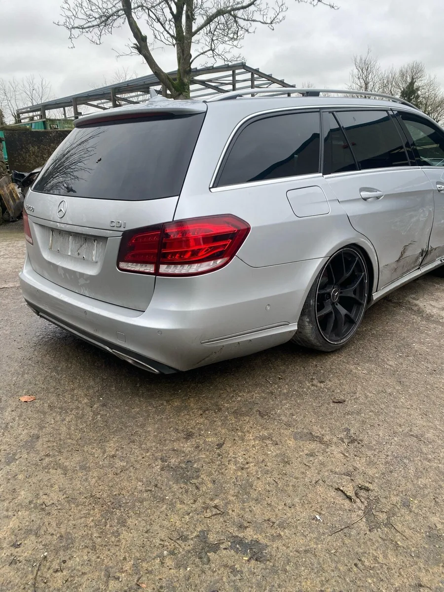 🟢2013 MERCEDES E 250 ⚠️BREAKING FOR PARTS⚠️ - Image 4