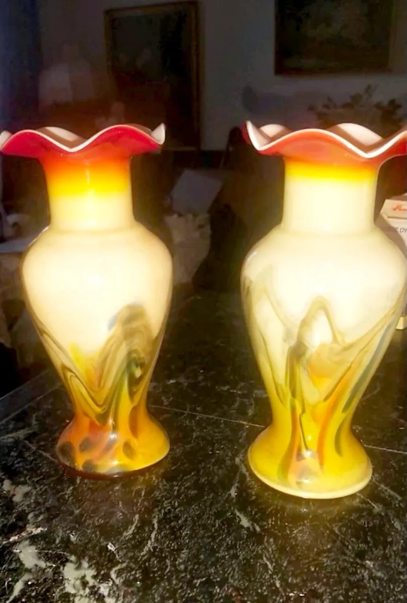 2 Stunning glass Murano? vase - Image 2