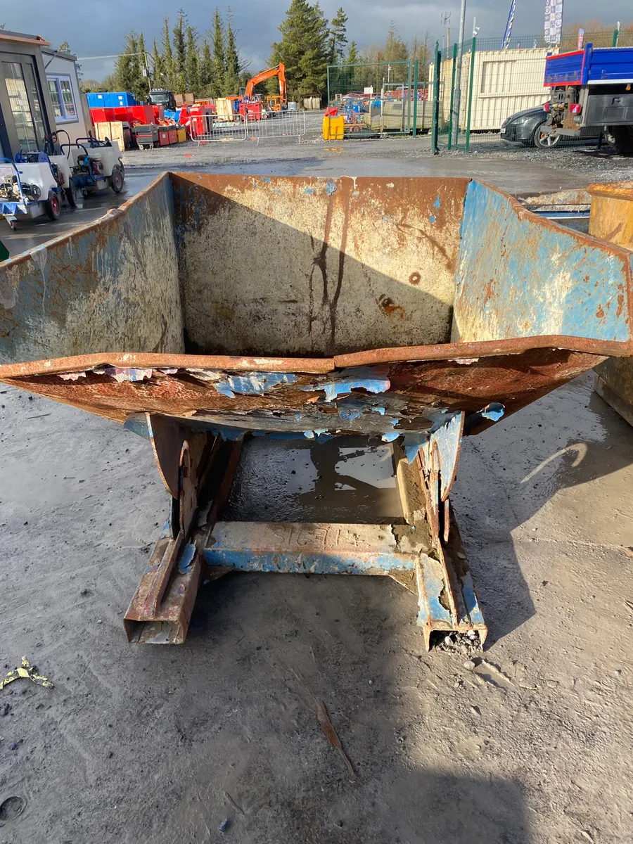 Tipping skip - Image 3