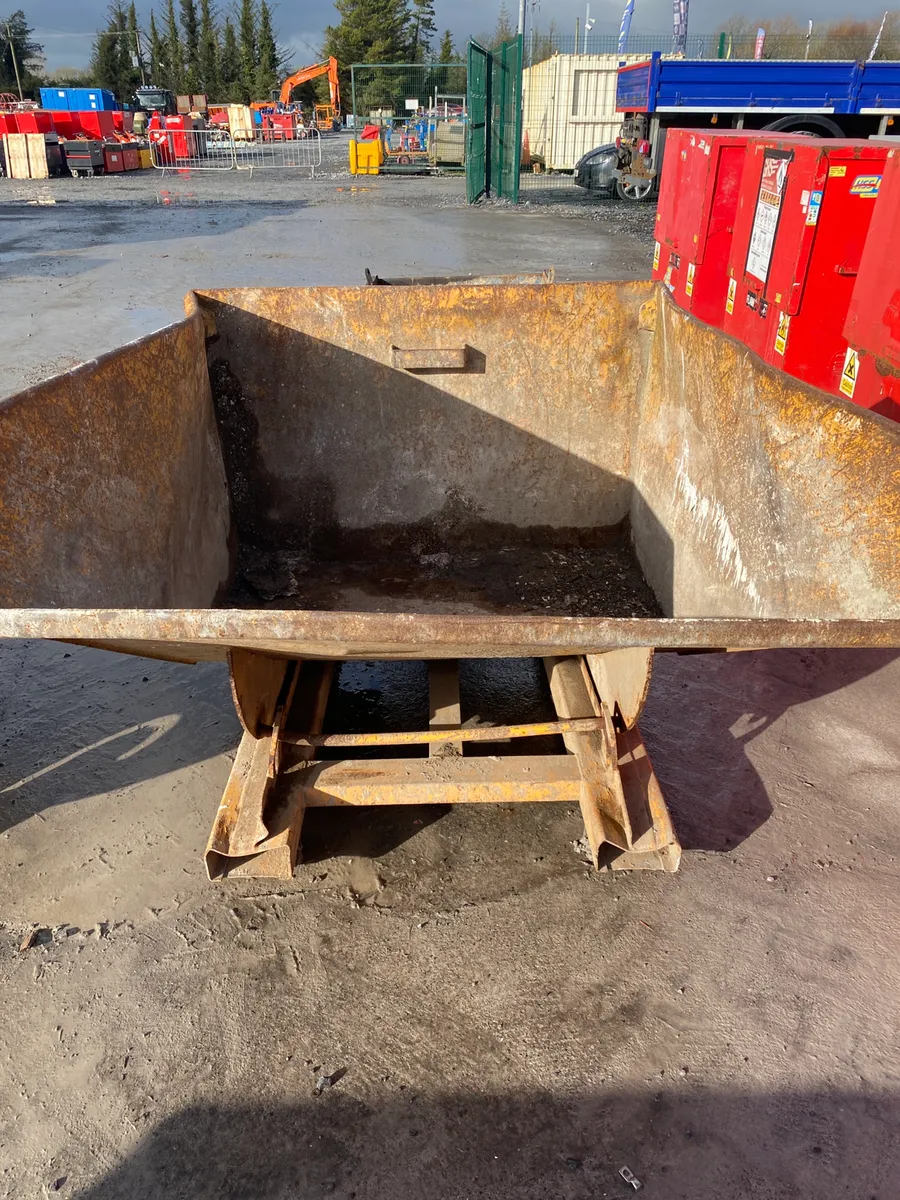 Tipping Skip - Image 3