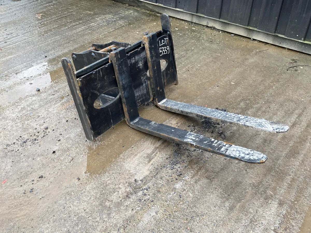 Pallet Forks to Suit 35MM Pins - Image 1