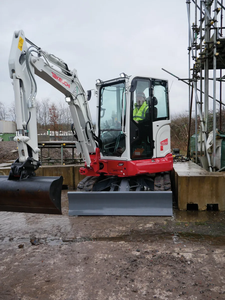 New Takeuchi TB335R - 3.5 Ton Zero Tail Digger - Image 4
