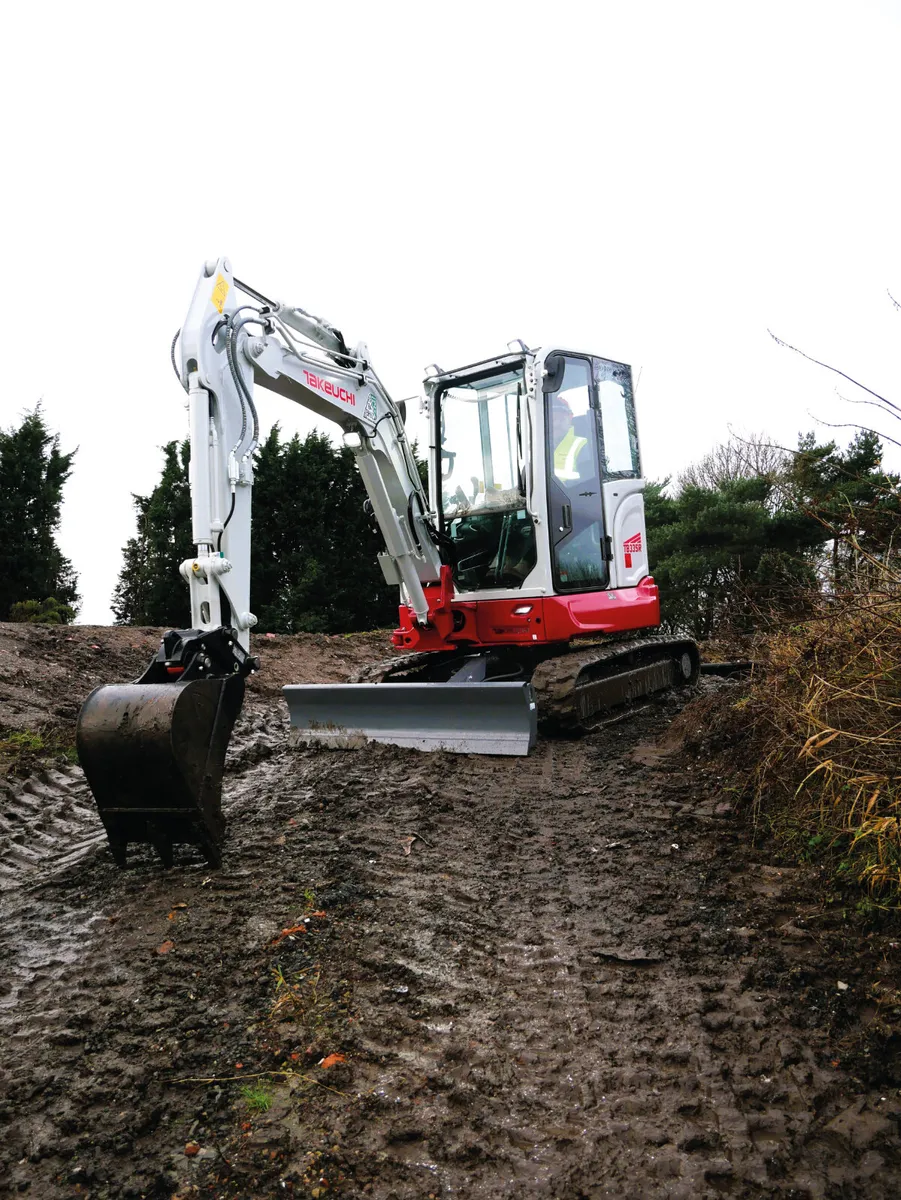 New Takeuchi TB335R - 3.5 Ton Zero Tail Digger - Image 3