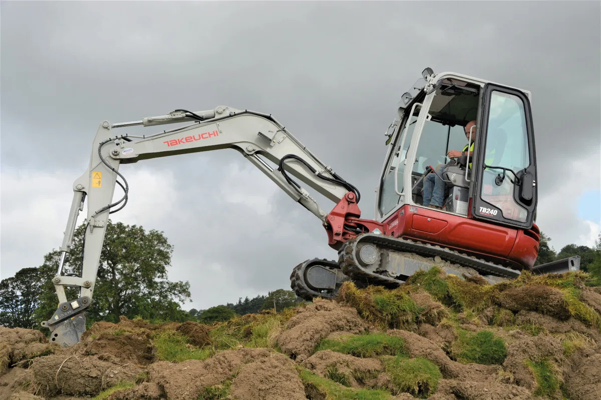 New Takeuchi TB240 - Image 4