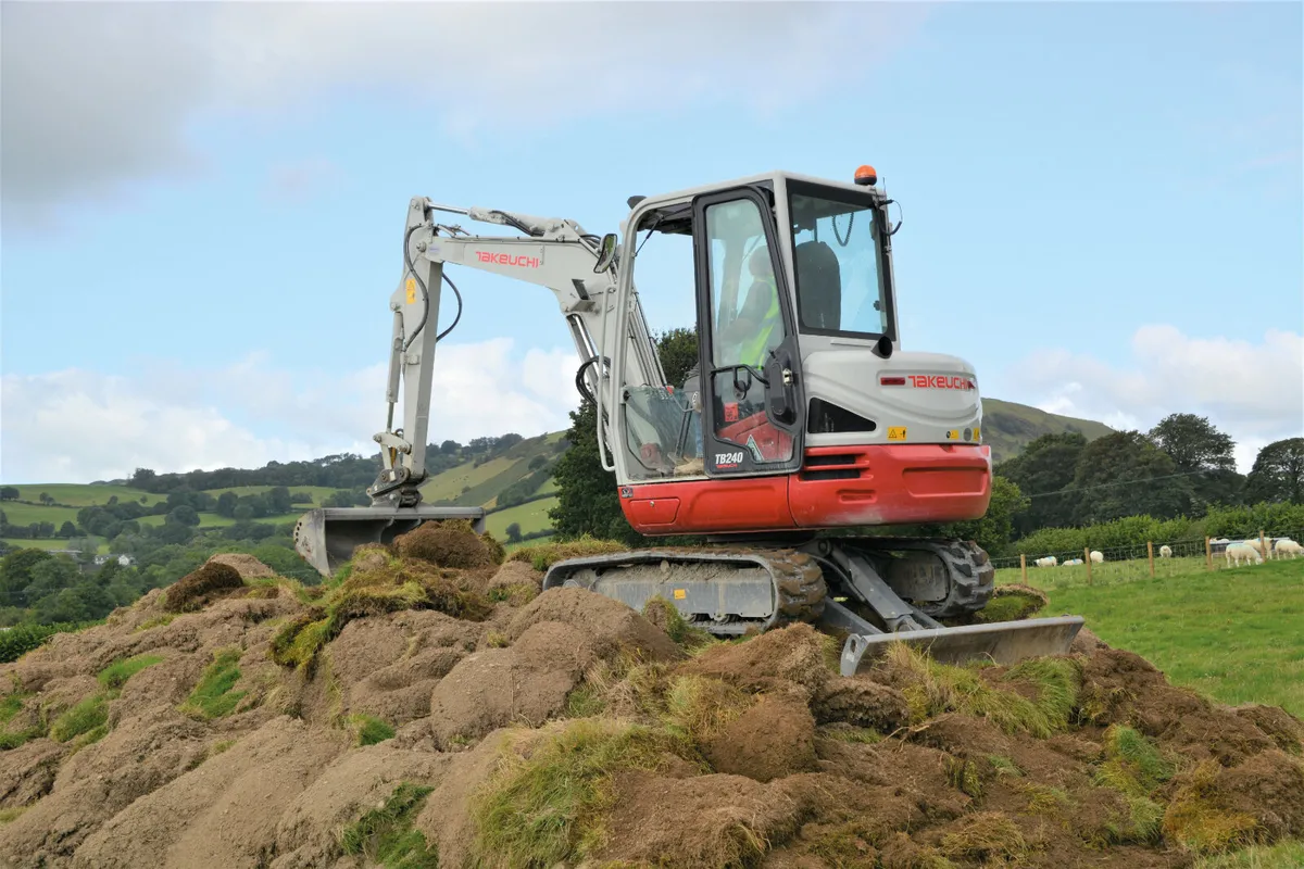 New Takeuchi TB240 - Image 2
