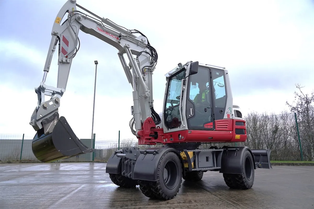 New Takeuchi TB395W - 10 ton Rubber Duck Excavator - Image 4