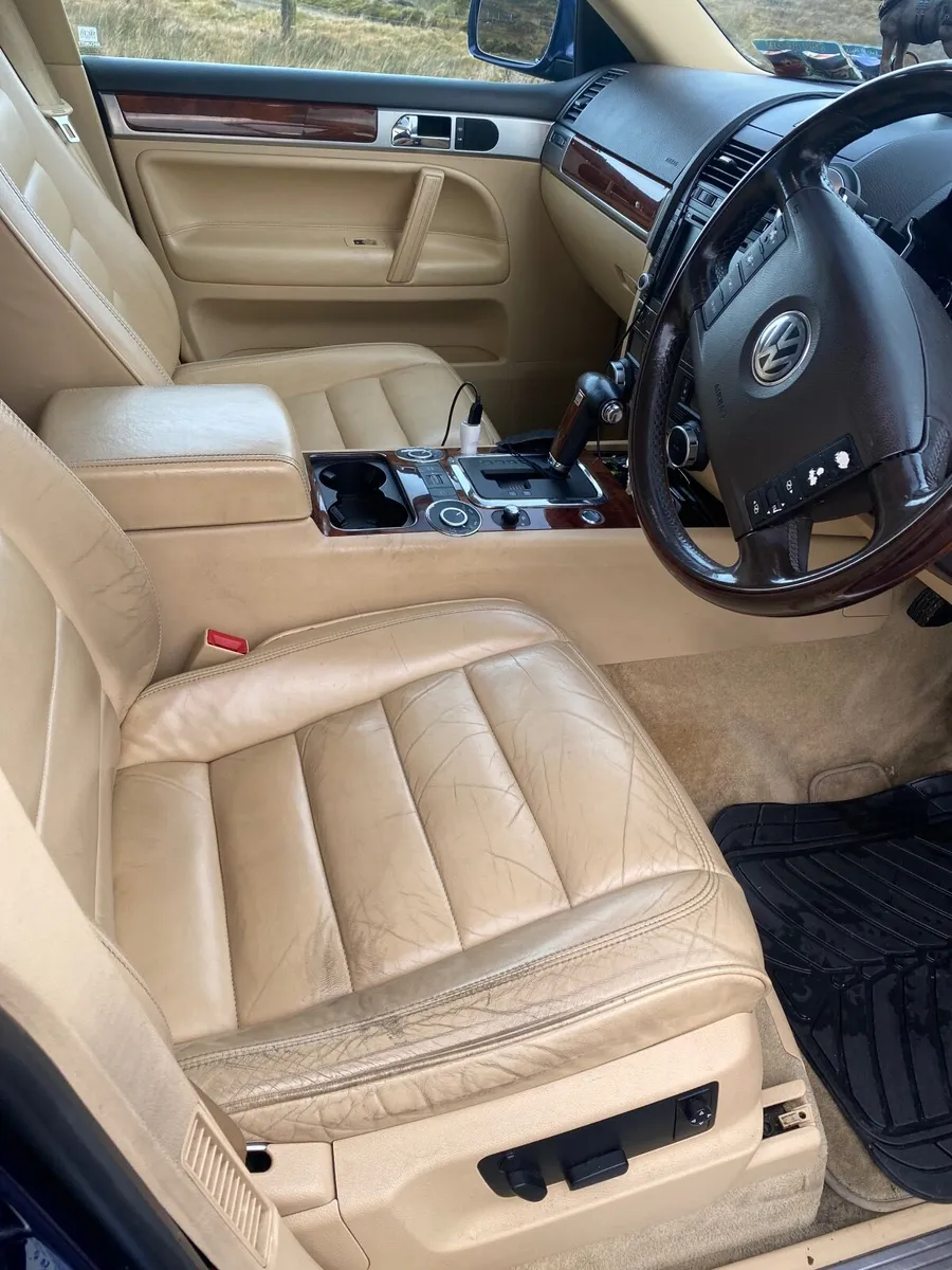 Volkswagen Touareg 2004 - Image 4