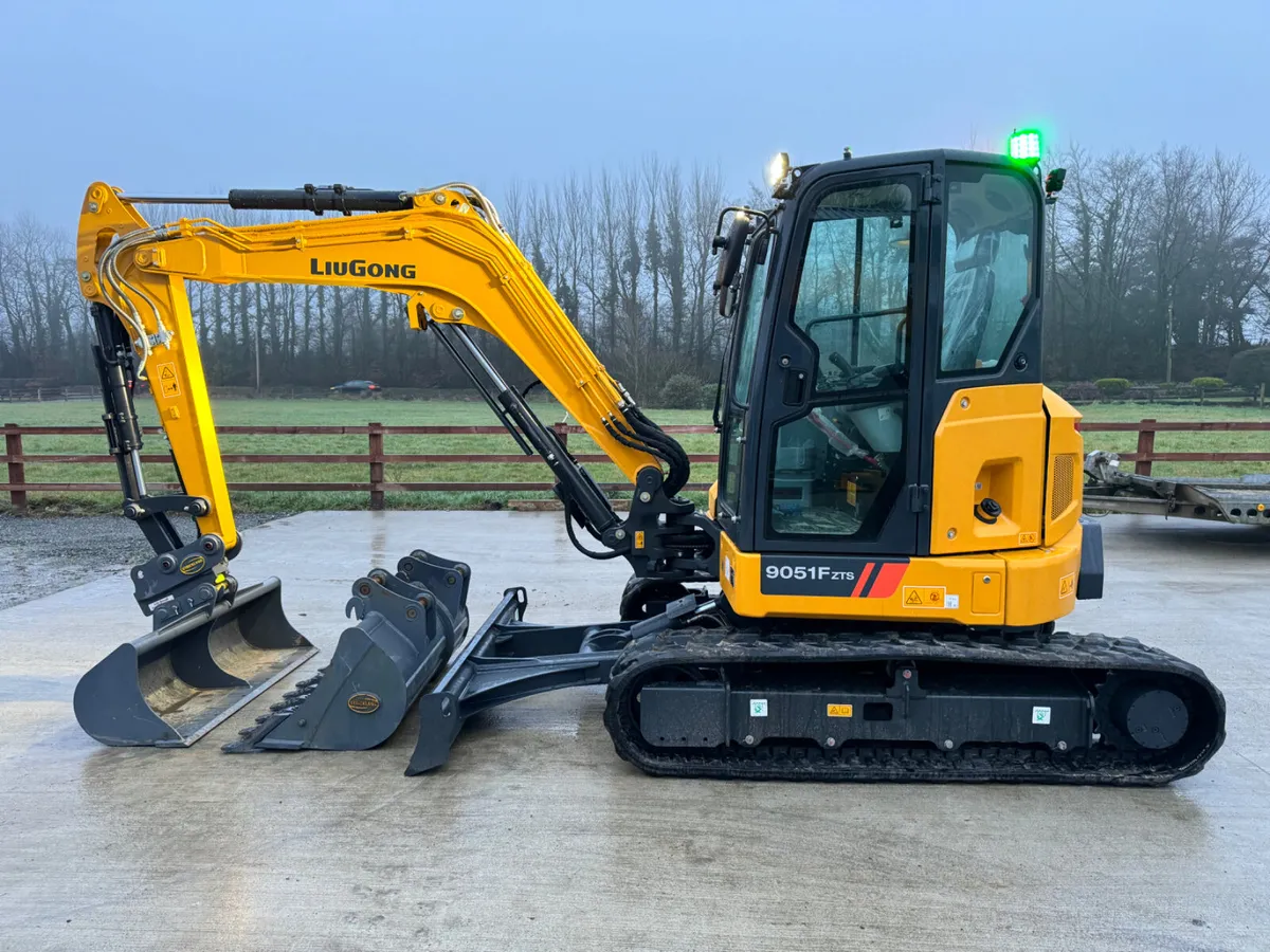 LIUGONG 9051F/9057F ⚡️ 5 year warranty ⚡️ - Image 1