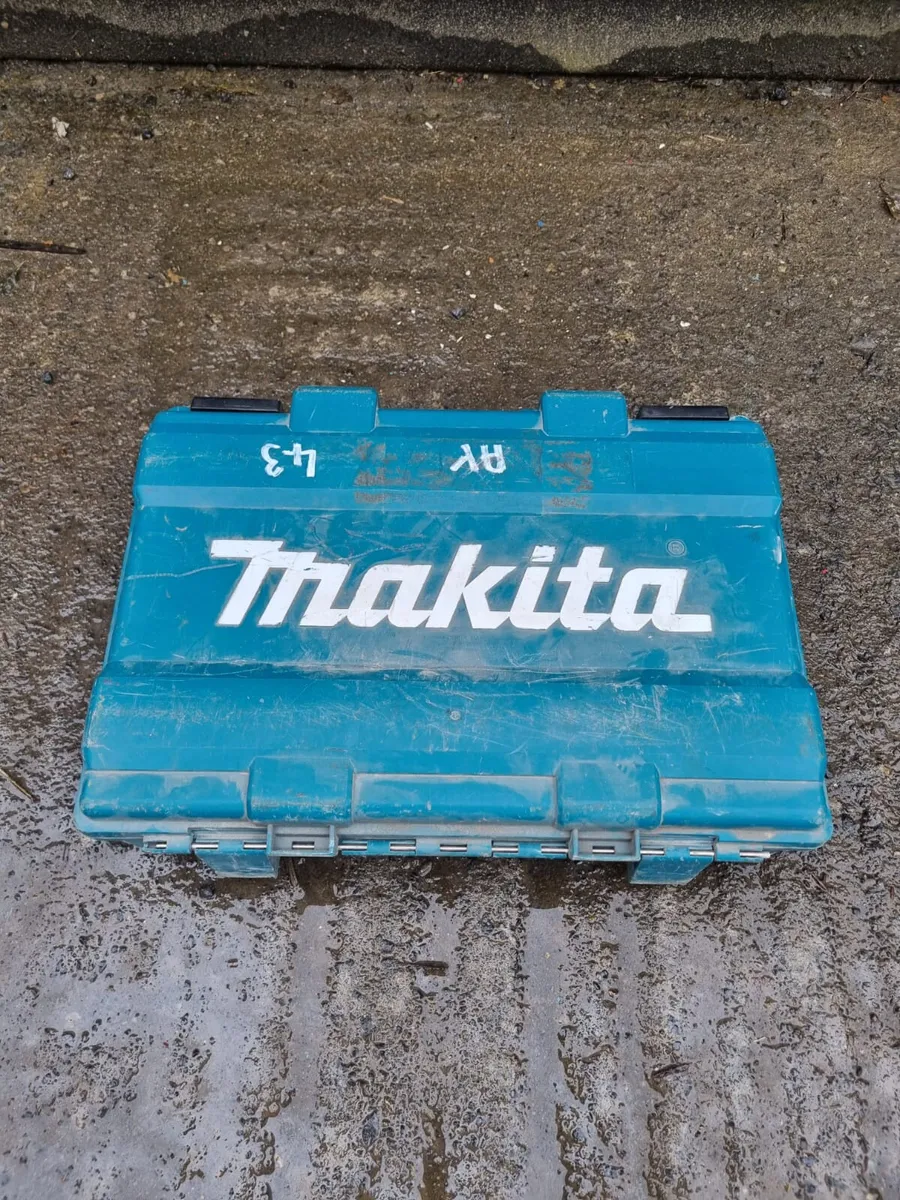 Makita 8406 110v SDS Rotary hammer drill - Image 2