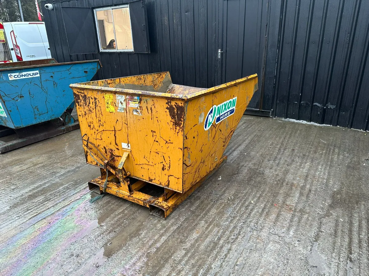 Choice of 2 Tipping Skips - Image 2
