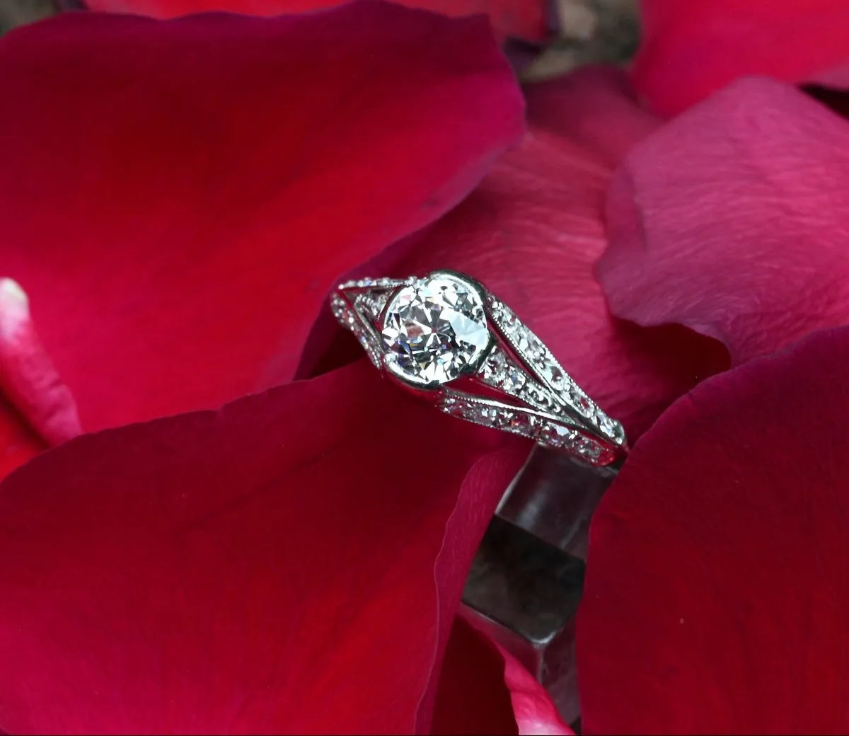 Antique Art Deco Diamond Solitaire Ring - Image 3