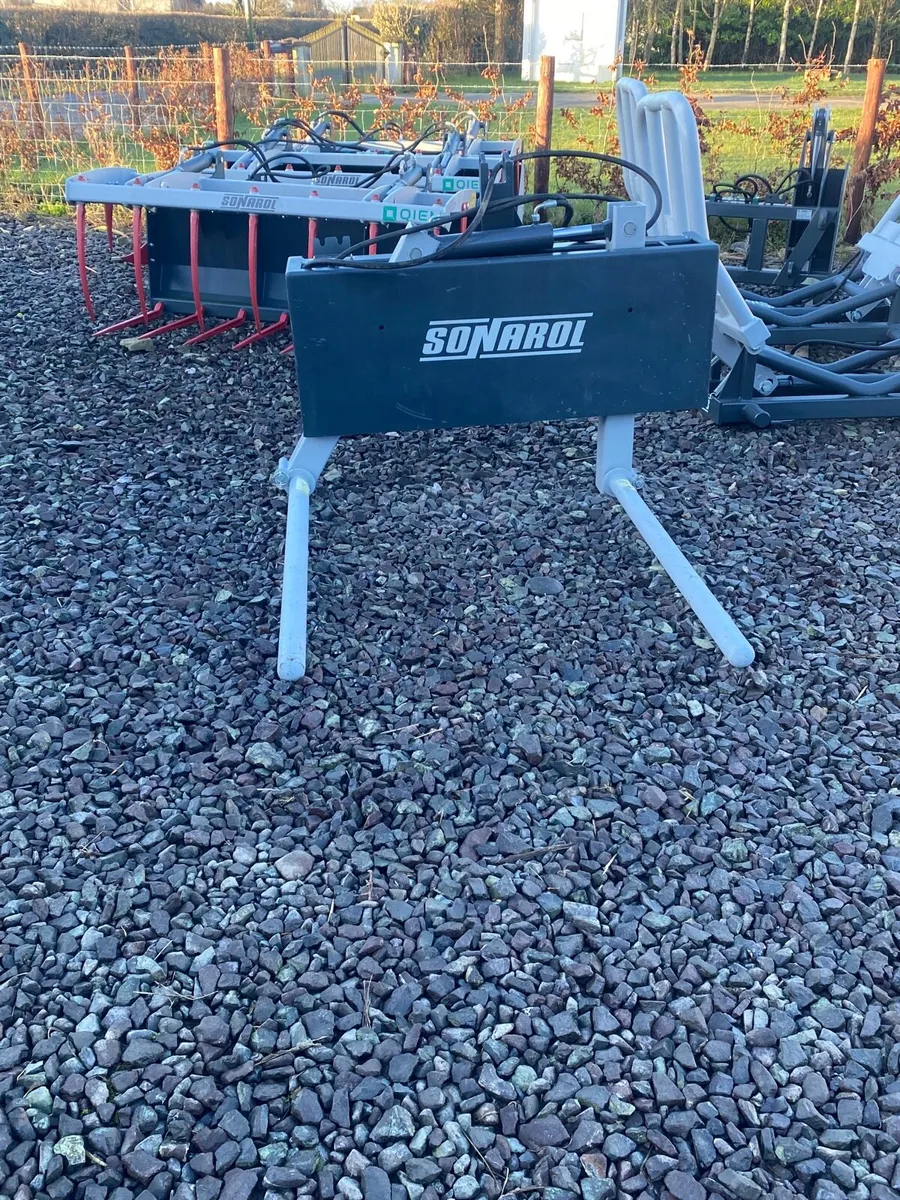 Bale Handlers - Image 3