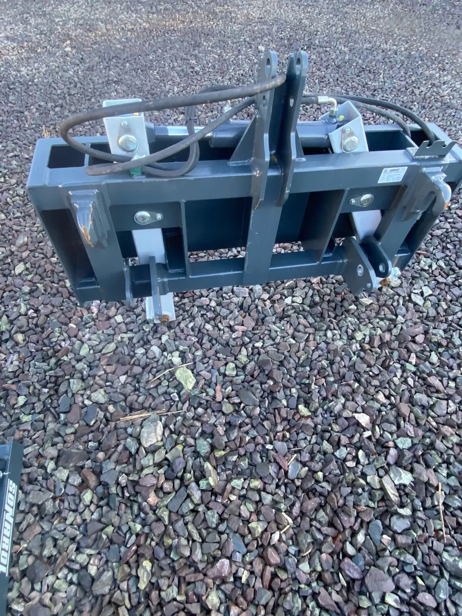 Bale Handlers - Image 4