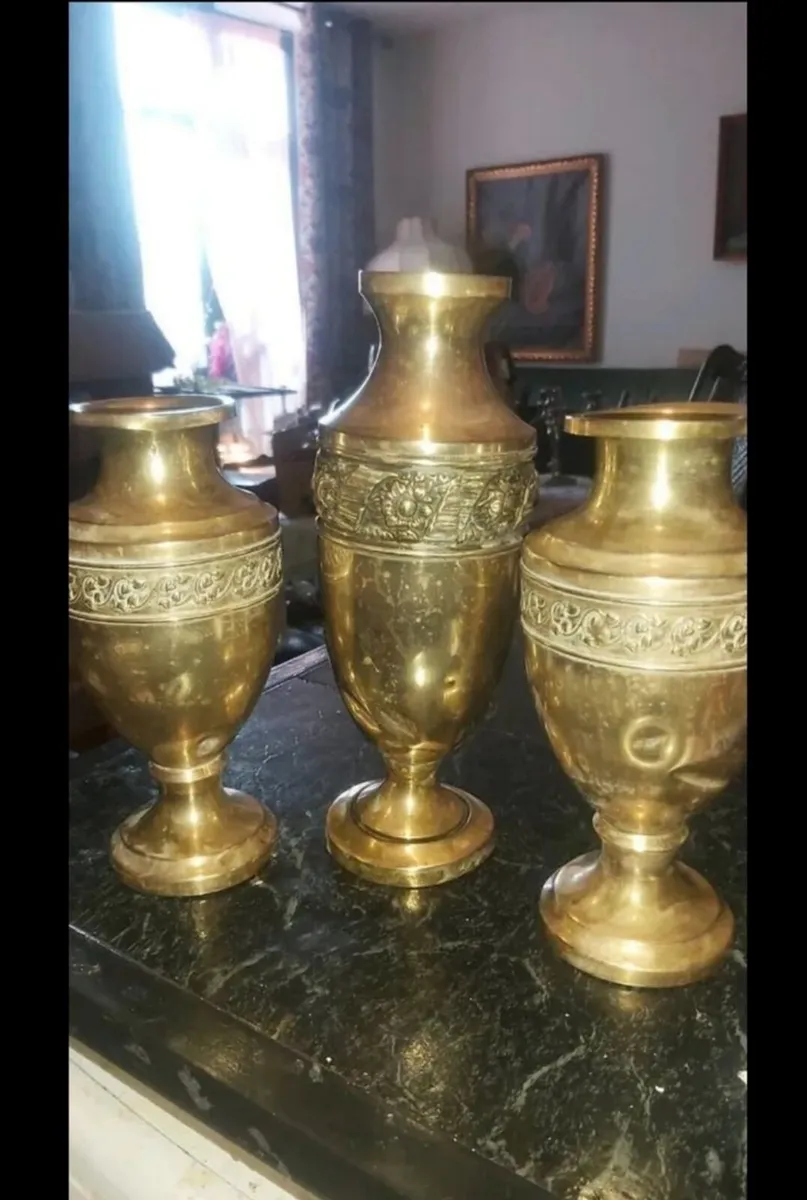 3 solid brass vases - Image 2