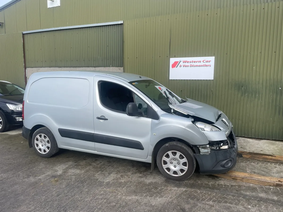 2012 Peugeot partner 1.6 hdi for dismantling